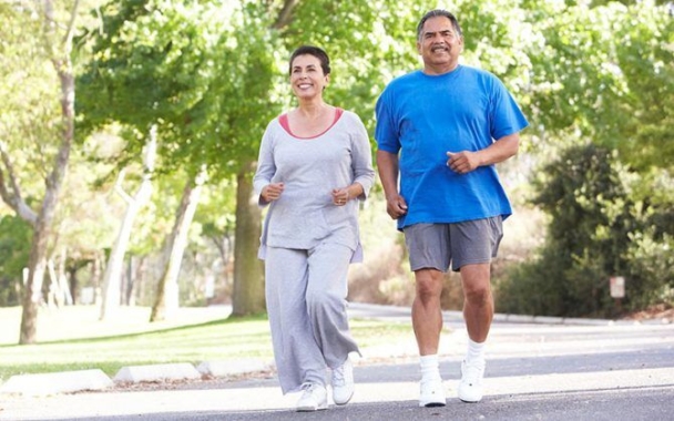 weight loss couple exercising
