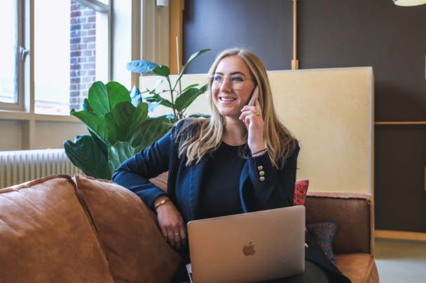 Making Connections Over the Phone: How Does Phone Dating Work? 25 Phone Dating