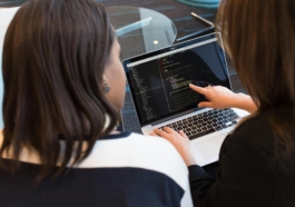 the Gap Between IT and Non-Technical Stakeholders